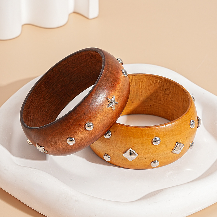 Pulsera geométrica con remaches de estrella redonda de madera de estilo chino retro Moda y sencillez Temperamento de nicho Adornos de mano de sentido avanzado Mujeres