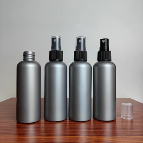 100ml plastic bottle PE light-proof fine mist spray bottle small alcohol disinfectant water small spray bottle portable dispensing bottle