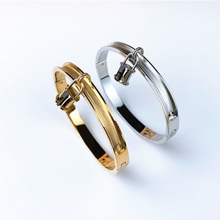 Low price factory price foreign trade jewelry Europe and the United States new lettering 18K gold medieval leather bracelet small lock hardware Low price factory price foreign trade jewelry Europe and the United States new lettering 18K gold medieval leather bracelet small lock hardware