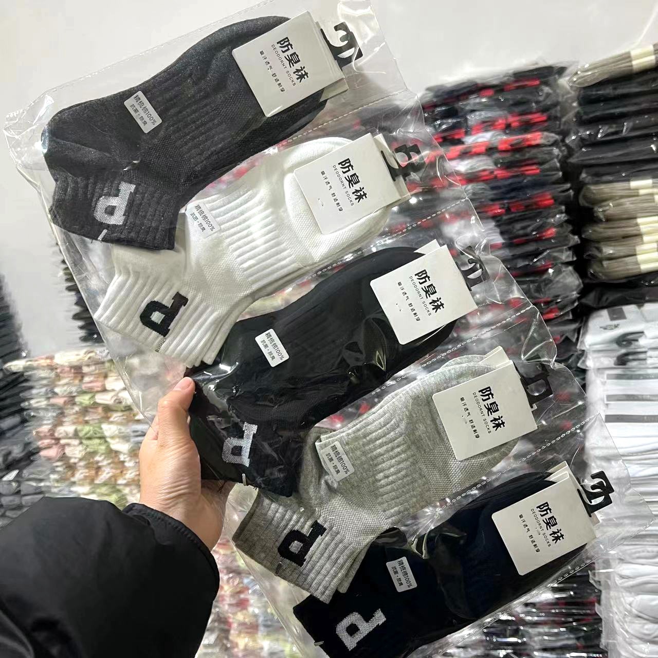 2024 nuevos calcetines finos de primavera y verano, calcetines de mujer, calcetines de algodón de tubo corto de encaje lindo de moda, múltiples estilos al por mayor