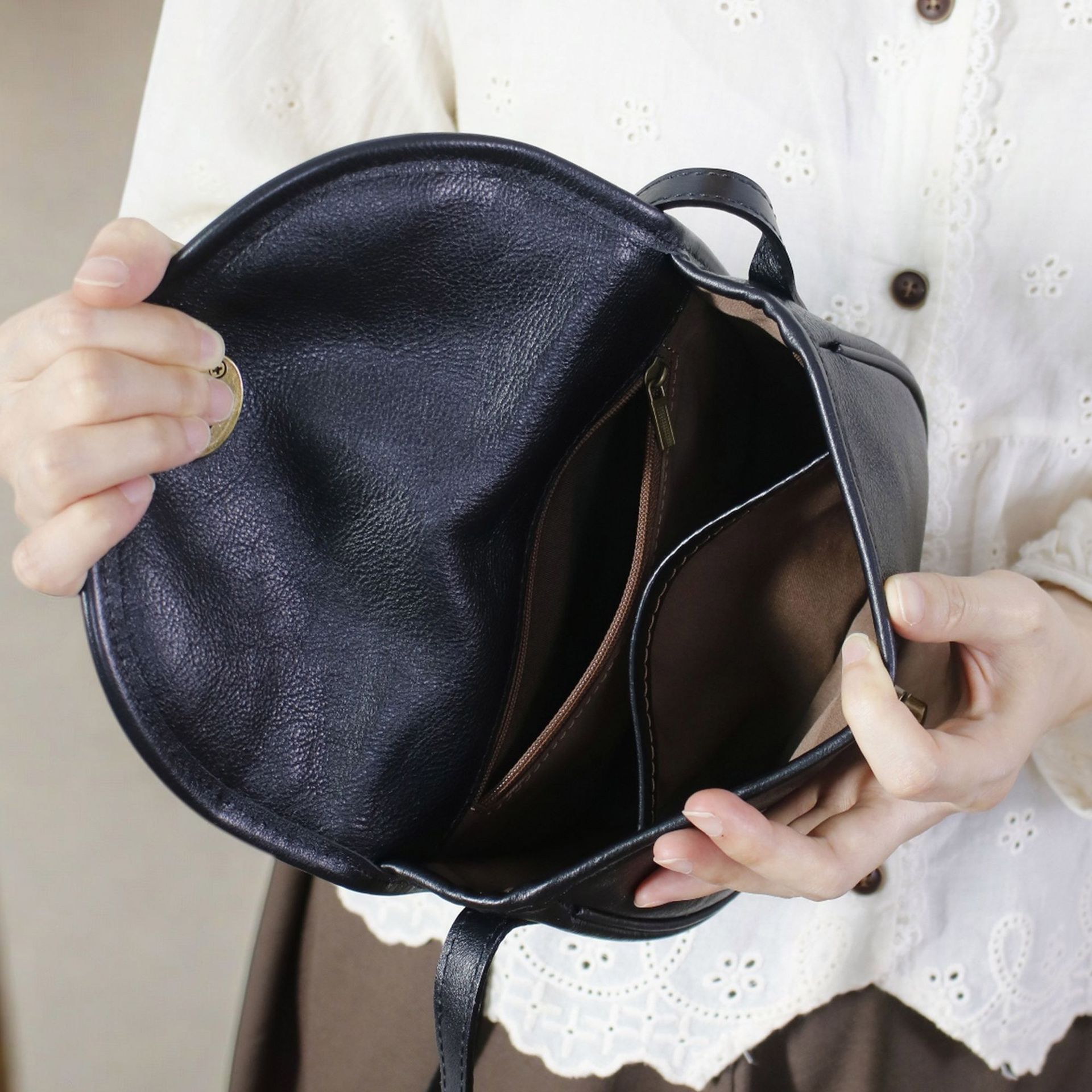 Handmade Retro Minimalist Top Grain Cowhide Mori Style Saddle Small Square Bag Original Women's Soft Leather Shoulder Phone Crossbody Bag - Thumbnail 3