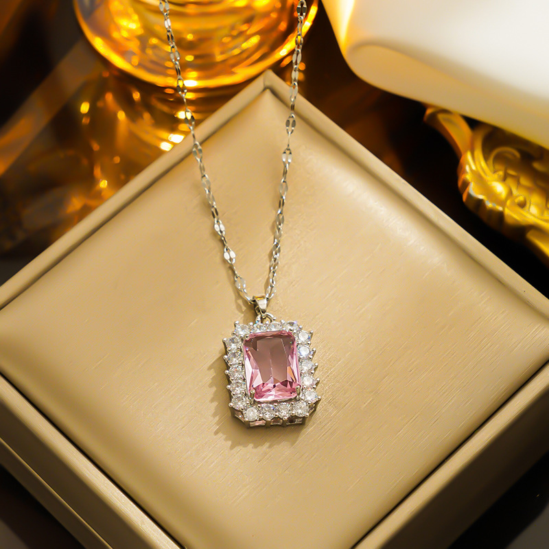 [Titanium Steel] Light luxury micro-inlaid real gold emerald super flash necklace women's new collarbone chain light luxury niche design sense_senzul.com