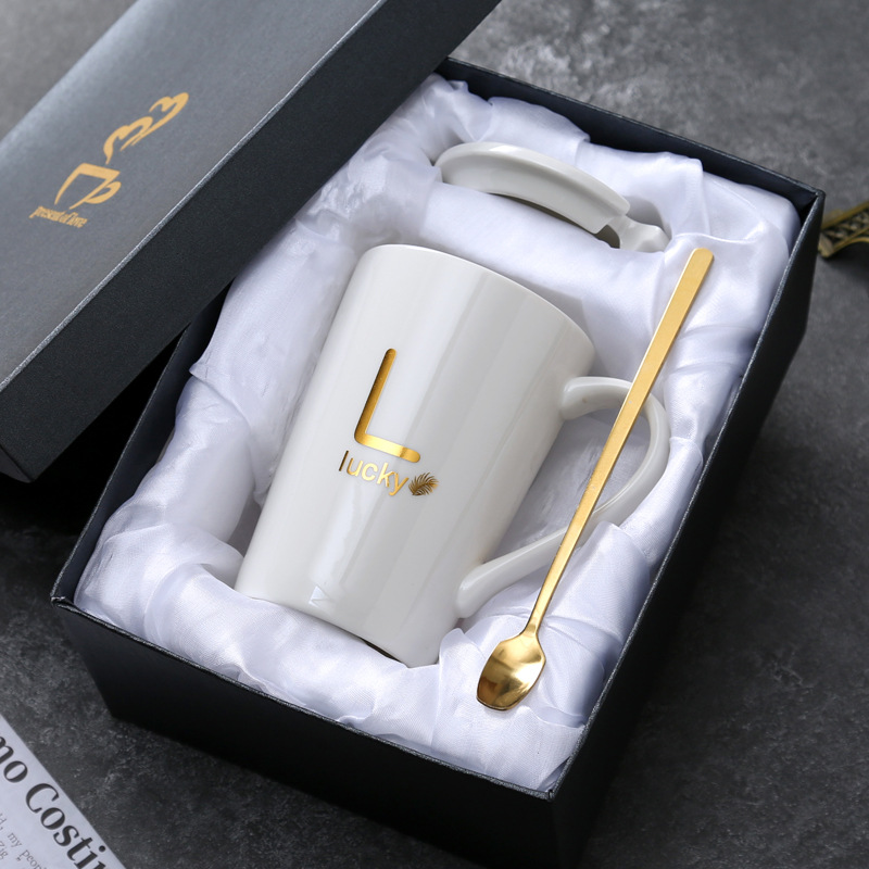 Tazas de cerámica de gran capacidad para hombres y mujeres con cubierta simple taza de café de leche de pareja de estudiantes taza de menú