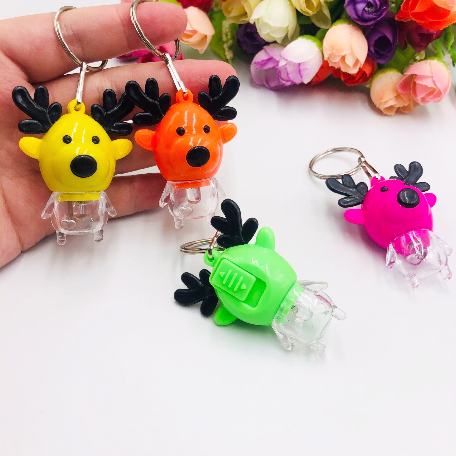 Lindo de navidad elk llavero colgante luminoso de luz LED llavero de los niños de juguete luminoso creativo pequeño regalo