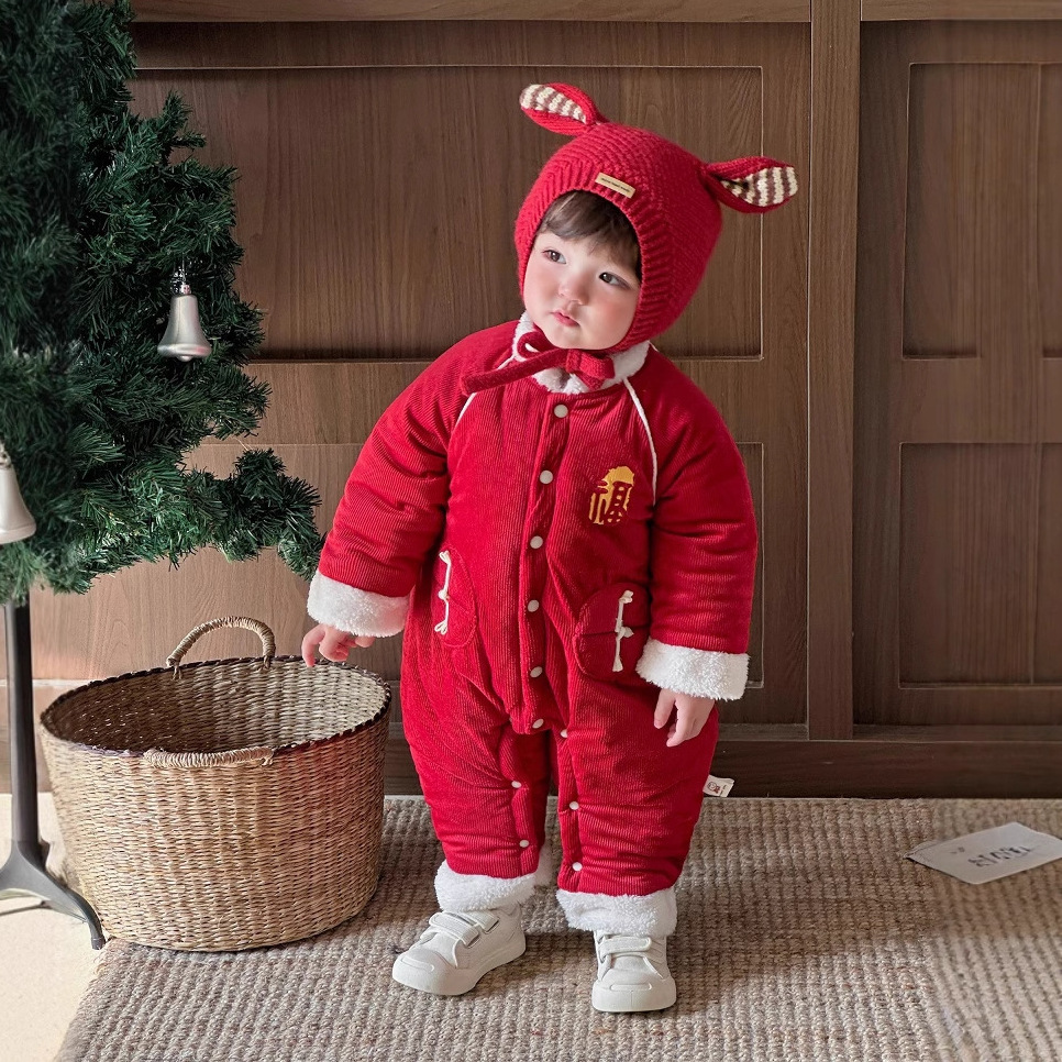 2024 invierno nuevo producto ropa de algodón grueso ropa de bebé nuevo mono acolchado de estilo chino a fin de semana ropa de año nuevo 1