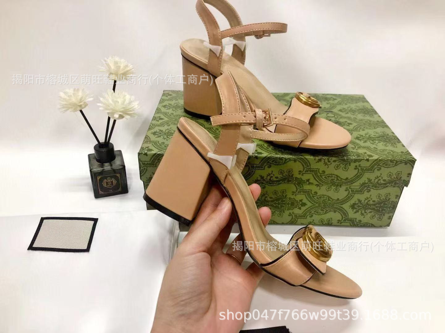 G familia transfronteriza 2024 nuevo verano versátil sandalias de talón grueso con tacones altos de dedos de mujer zapatos de mujer tamaño pequeño