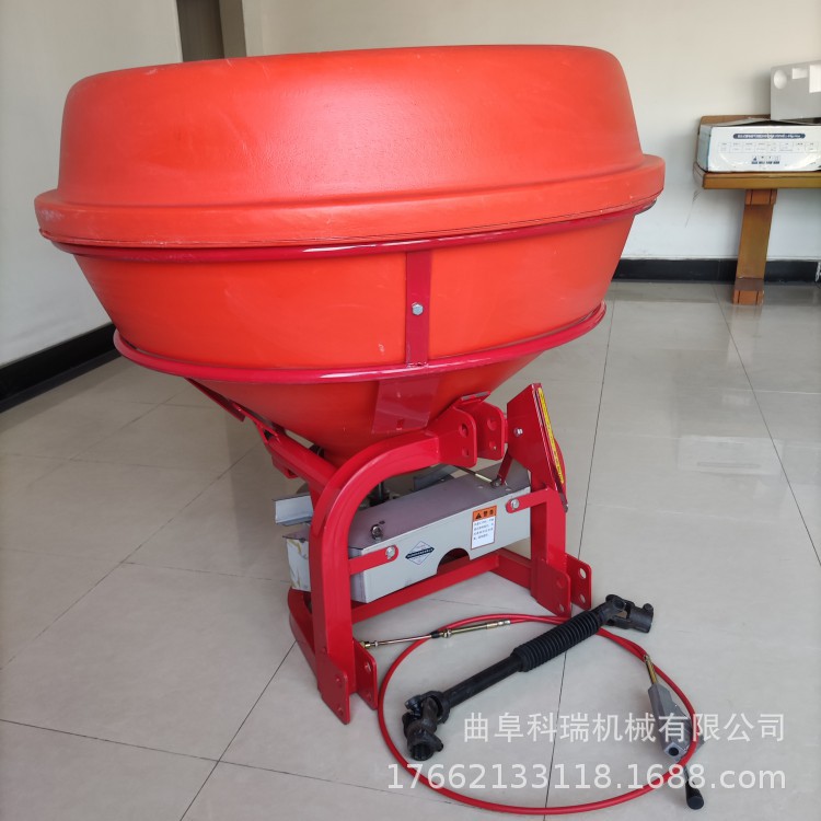 600L悬挂撒肥机 科瑞供应加厚材质抛洒均匀 农用撒颗粒化肥机