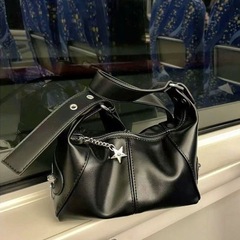黒甘いクールなオートバイバッグ女性のための 2025 夏の新しいニッチバッグファッションテクスチャ脇の下バッグショルダーバッグトレンディ