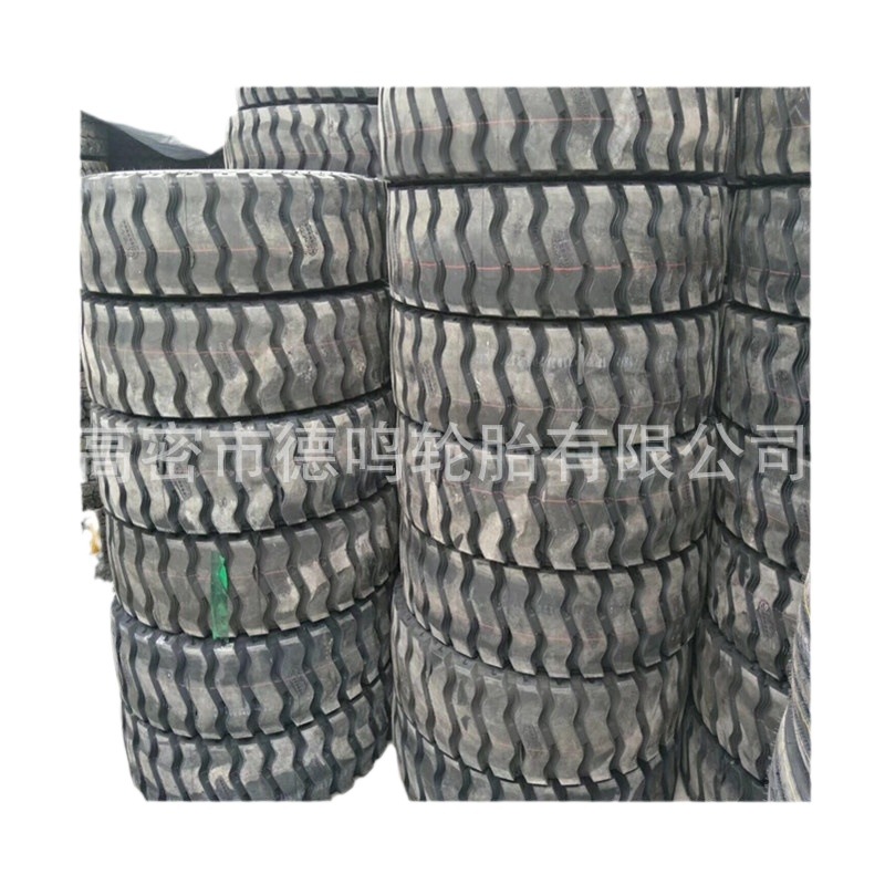 1200R20 1100R20 neumático de alambre de acero completo mina neumático de camión de piedra trasera de ocho ruedas neumático de camión volquete