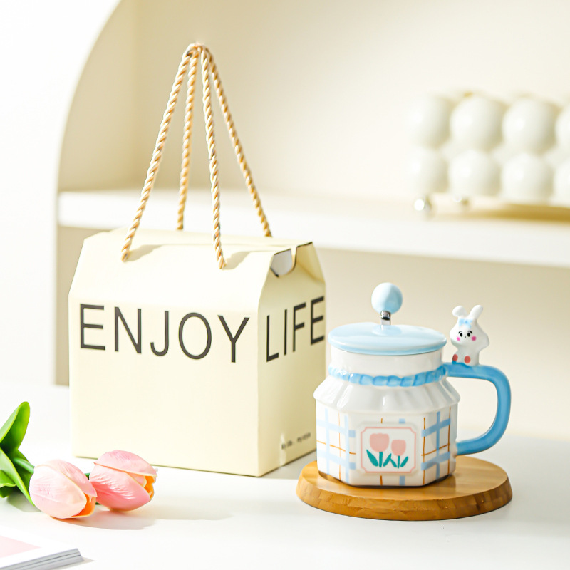 Taza de pareja de flores de conejo de tulipán Taza de cerámica de oficina de alto valor creativo Taza de café con tapa