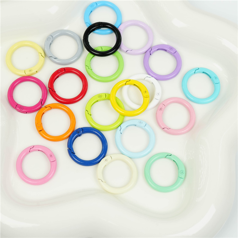 Macaron 23mm colgar chapado bobina de color caramelo abertura de resorte pequeño redondo hebilla de metal accesorios de joyería