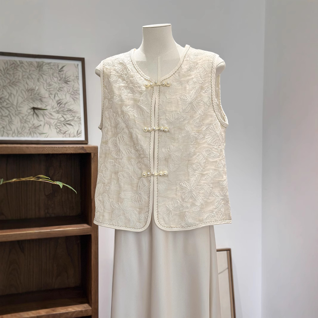 New Chinese-Style White Butterfly Embroidery Thin Pearl Button Vest for Women, Summer New Versatile Age-Reducing Heavy-Duty Sleeveless Jacket