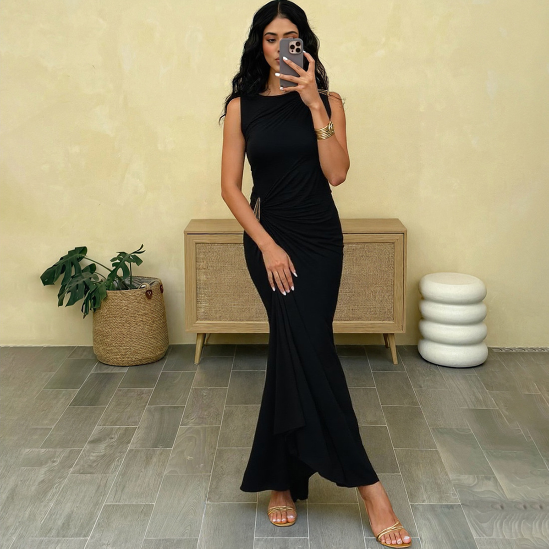 2025 nuevo estilo europeo y americano transfronterizo ropa de mujer moda sexy delgado metal decorativo bolso cadera plisado vestido sin mangas mujeres image 4