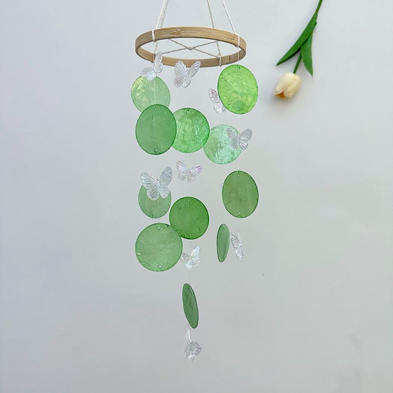 Scacciapensieri a farfalla in conchiglia per balcone e giardino_voghion.com