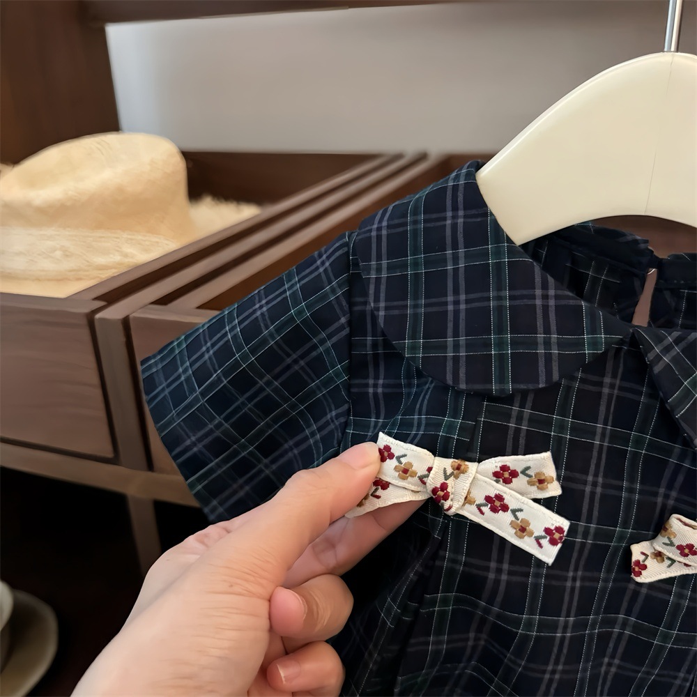 [Xianning Seven] ¡Sentido avanzado! Vestido de muñeca a cuadros retro estilo universitario con lazo floral de bebé femenino