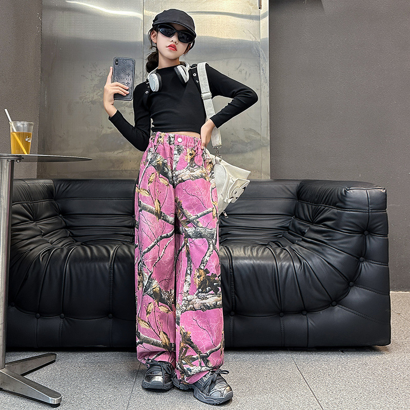 소녀 낙서 낙서 캐주얼 바지 2024 봄과 가을 새로운 스타일 중다 어린이 거리 쇼 스트레이트 바지 스트랩 베이스 셔츠