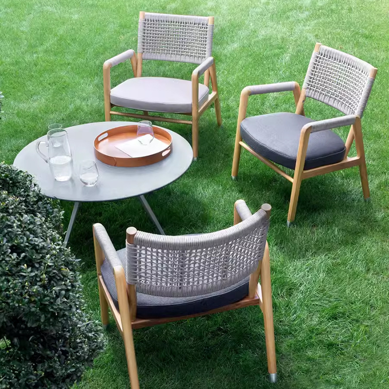 Mesas y sillas de teca al aire libre, patio, balcón, ocio, tejido de ratán, impermeable, protector solar, madera anticorrosiva, juego de tres piezas, silla de jardín combinada