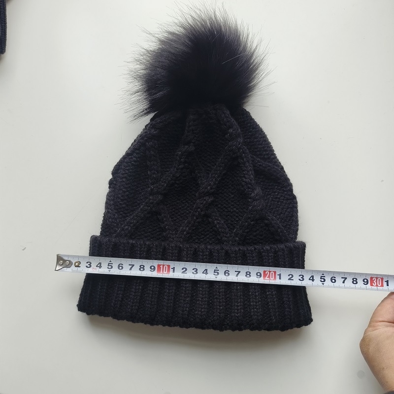 Invierno cálido sombrero de punto sombrero de lana al por mayor de la fábrica se puede personalizar adulto Cruz giro de la bola de piel flanger sombrero