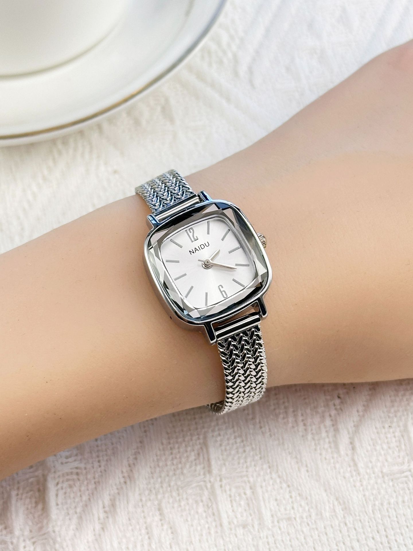 35g Weight Ordinary Glass Mirror Material Imitation Leather Strap Material Watch Classification Pointer Display Type Folding Buckle Buckle Style Square Dial Shape Casual, Daily Occasion Quartz Movement Solid Color Pattern Women's Gender Classic Style Style Classic Style Solid Color Folding Buckle Quartz Watch Women's Watches 18