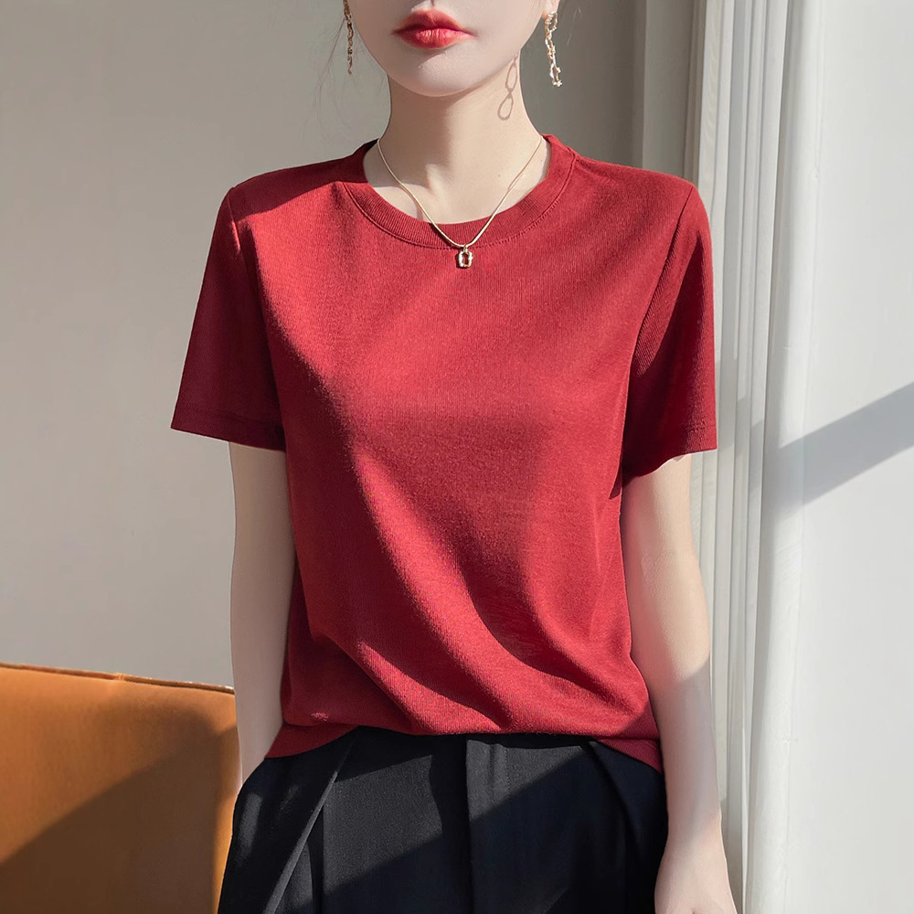 elegant base short sleeve T-shirt with a round collar for leisure