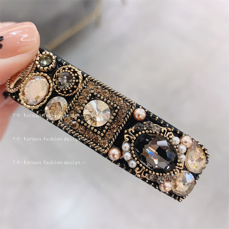 19g Weight Hair Clip Hair Accessories Type Rhinestones Inlay Material 1 Piece Quantity Holiday, Travel, Daily Occasion Metal Material Geometric Pattern Women's Gender Inlay Design Elegant, Streetwear Style Dongdaemun Czech Diamond Barrettes Retro Debutante Style BB Clip Side Bangs Internet Celebrity Hair Clip For Broken Hair Barrettes Hair Accessories For Women 10