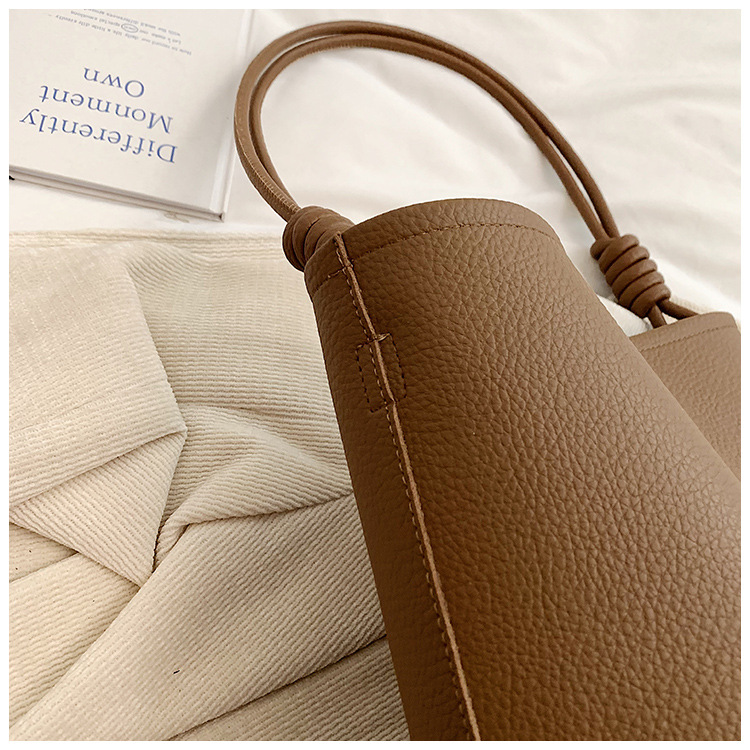 Einfache trendige große Kapazität Eimer 2024 neue Pendler Mutter und Kind modische Textur Frauen einzelne Schulter_voghion.com