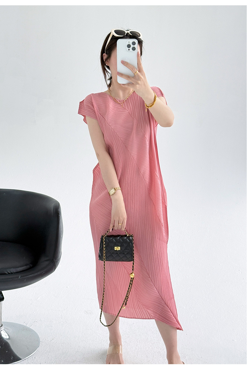 Đầm maxi nữ tay ngắn thiết kế xếp ly Issey Miyake ôm eo — màu đen chi tiết 12