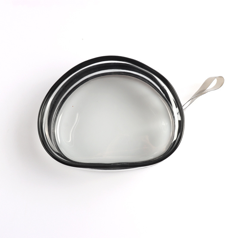 シリカゲルが目に見えない胸を寄せて肩に肩をつけて目に見えない乳を貼って防水して通気性の下着のブラジャーの女性を貼ります。|undefined