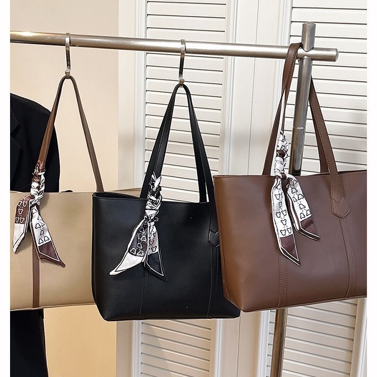 fashionable capacious elegant solid color design one-shoulder bag…