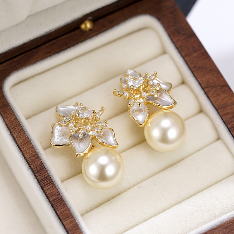 Women's Gender Polished Finish 1 Pair Elegant Glam Flower Plating Imitation Pearl Copper Zircon Drop Earrings