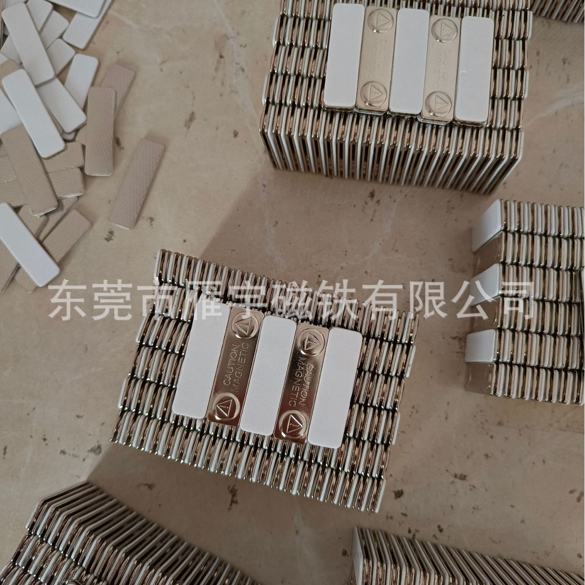 强磁钕铁硼金属胸牌磁铁配铁片徽章磁帽磁铁扣45*13两粒磁