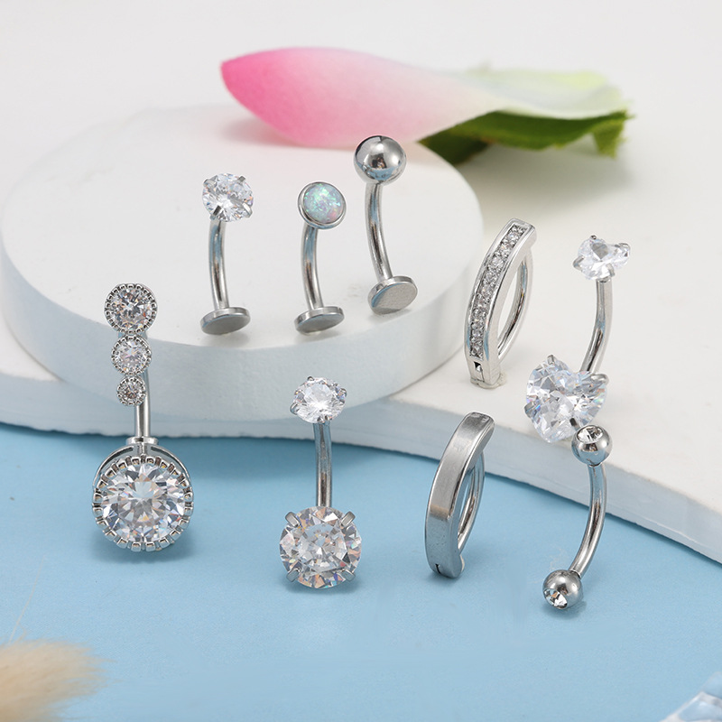 16G labret stud size and finish detail
