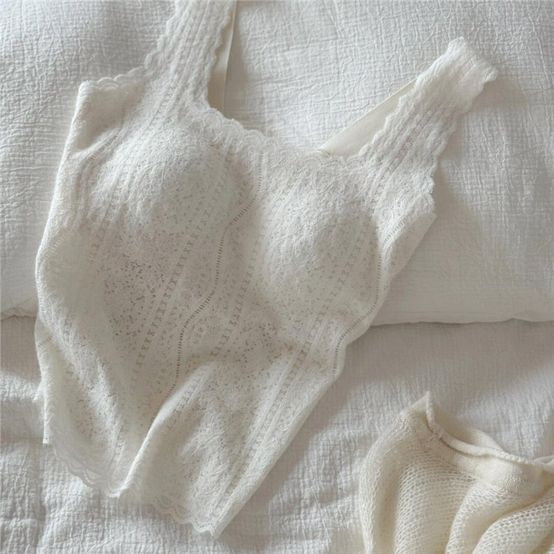 Ancient Greek French-Style Autumn and Winter Camisole for Women with Lace and Built-In Bra Pads, Suitable for Both Inner and Outer Wear, Brushed Base Shirt for Women
