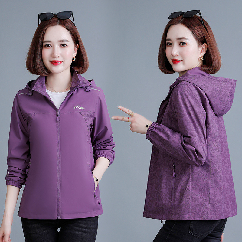 Double-sided Drawstring Hooded Detachable Jacket Women's Spring and Autumn Outdoor Windproof Waterproof Middle-aged Mother Jacket Double-sided Drawstring Hooded Detachable Jacket Women's Spring and Autumn Outdoor Windproof Waterproof Middle-aged Mother Jacket