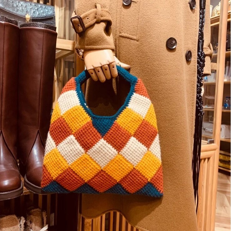 Big Sale! Finished Hand-Woven Quilted Bag Wool Crocheted Autumn and Winter Retro Handbag Checkerboard Shoulder Bag for Women Big Sale! Finished Hand-Woven Quilted Bag Wool Crocheted Autumn and Winter Retro Handbag Checkerboard Shoulder Bag for Women