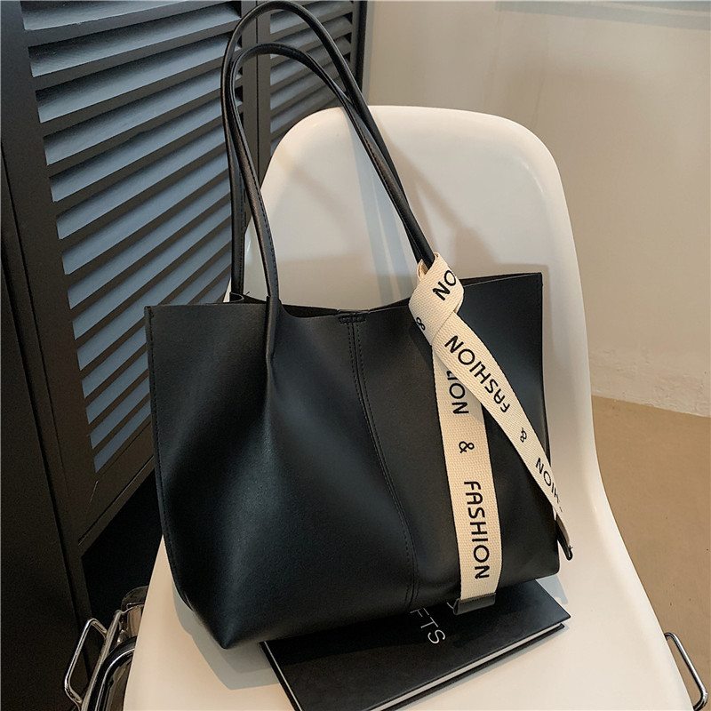 Bolsas de textura retro transfronterizas para mujeres 2024 nueva moda de cinta de hombro bolsa de mano de gran capacidad de transporte