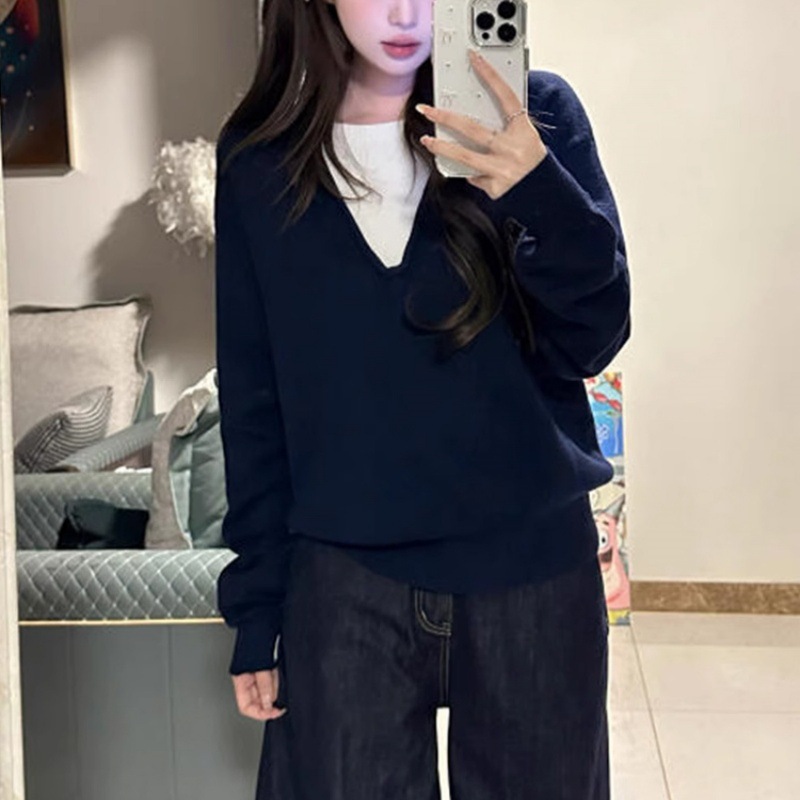 Coreana de color de cuello v falso dos piezas de jersey de punto para mujeres otoño y invierno nuevo diseño interior con suéter delgado para mujeres