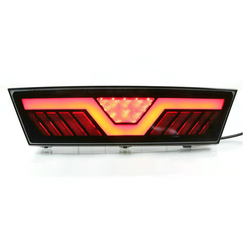 Tesla Model Y modified rear fog lights, Mustang-style three-function sequential running lights
