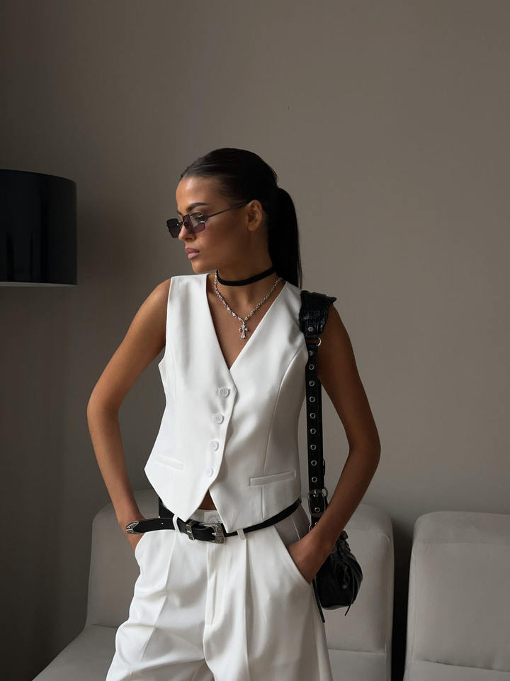 Bộ vest nữ áo gile cổ V cài khuy một hàng kèm quần short ống thẳng — Màu trắng, Màu xám, Màu đen (thêm mới) chi tiết 19