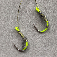 Attach the Huchen and Crucian Carp Power Main Line, tie the subline with double hooks for bottom fishing big fish using Iseama hooks, hand-held spring-loaded hook rod.