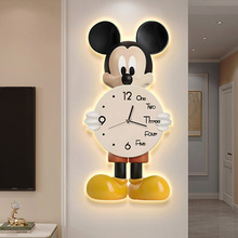米奇钟表挂钟客厅简约现代表挂墙2023年新款时尚大气创意时钟壁灯