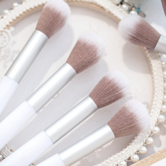 Single-Handle Powder Brush, Blush Brush, Highlighter Brush, Loose Powder Brush, Soft-Bristle Brush – Portable Makeup Tool for Beginners
