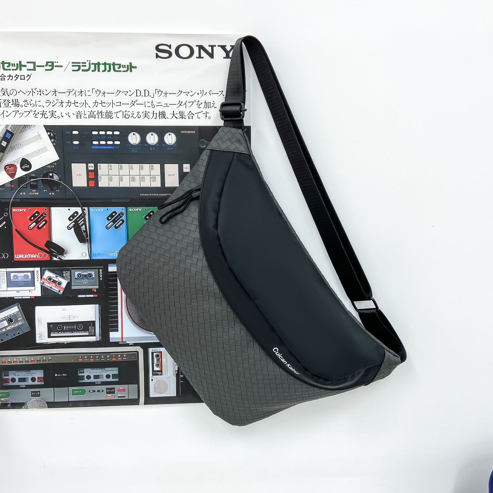 2025 primavera nuevo estilo bolso de pecho de moda para hombres simple y moderno bolso de mensajero de conducción de gran capacidad para hombres de moda