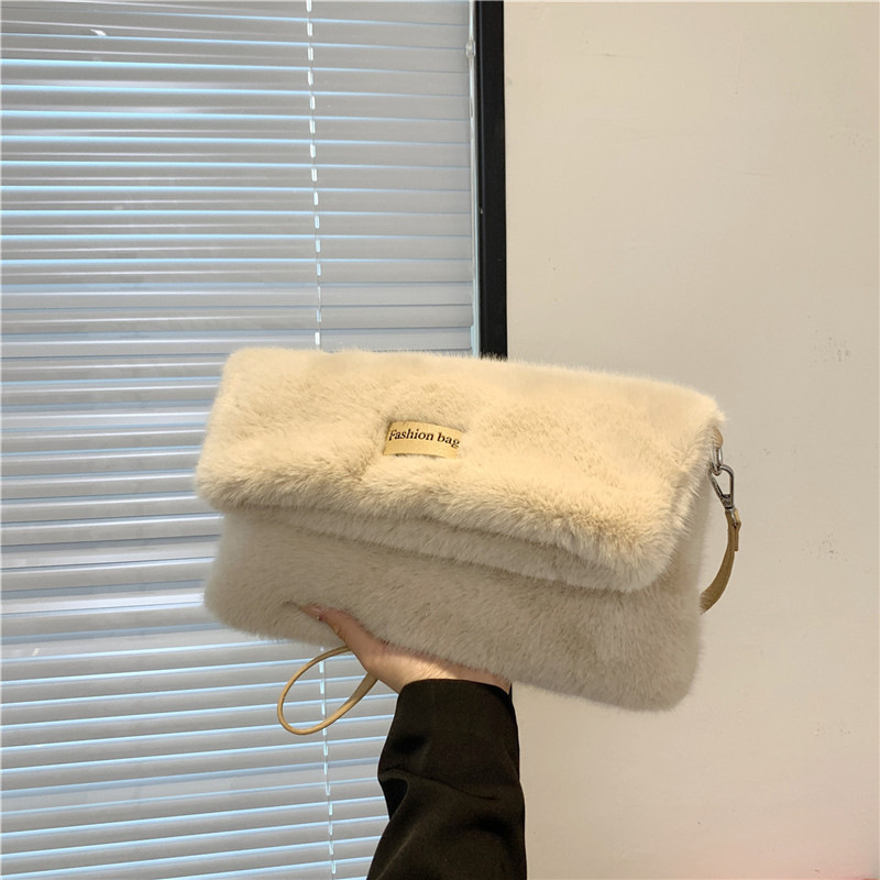 This year's popular Korean version of for women in 2023, new trendy large capacity single shoulder crossbody plush_voghion.com