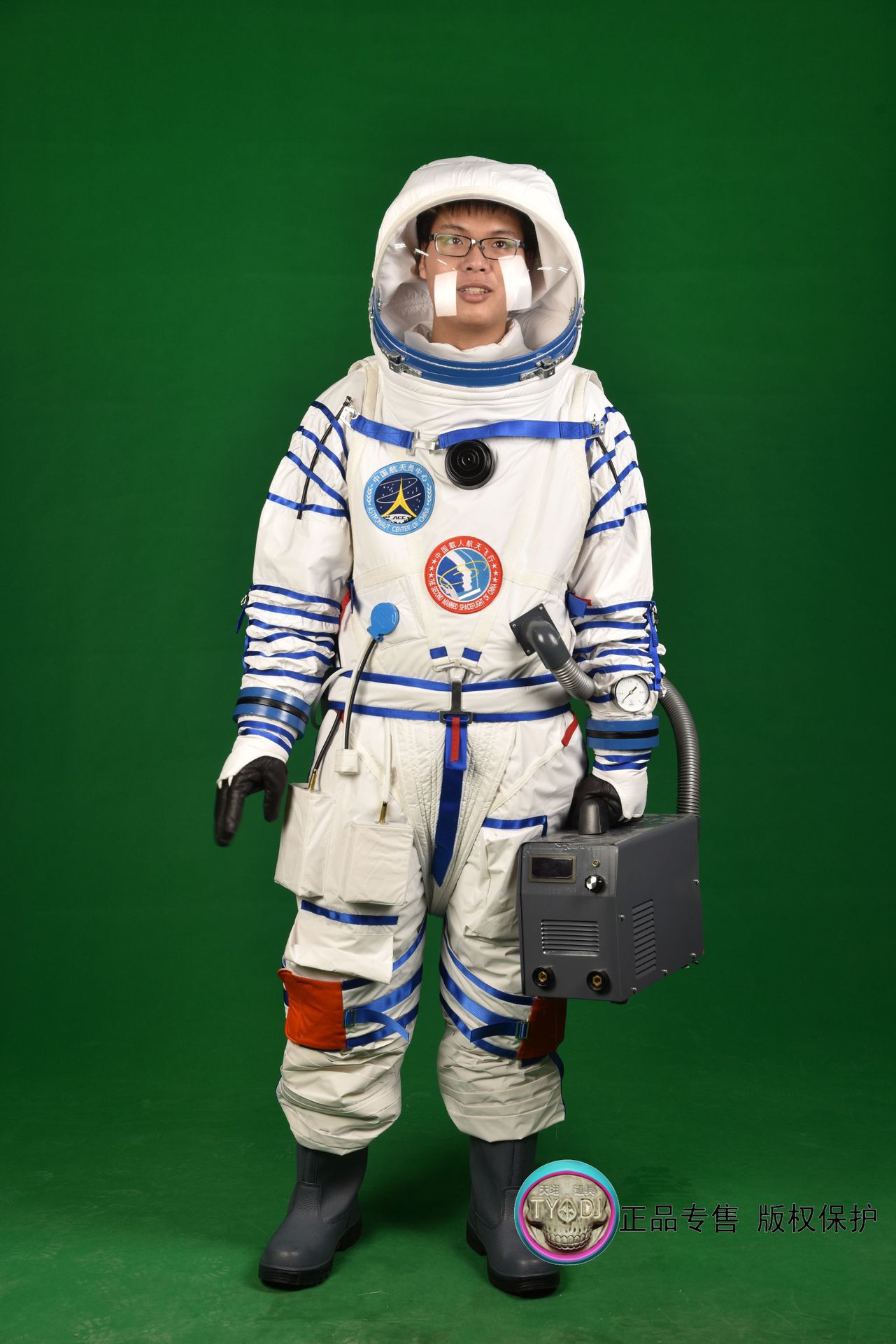 宇航太空服登月火星航天服装舱内外出舱服NASA神九天宫Y-110出租-阿里巴巴