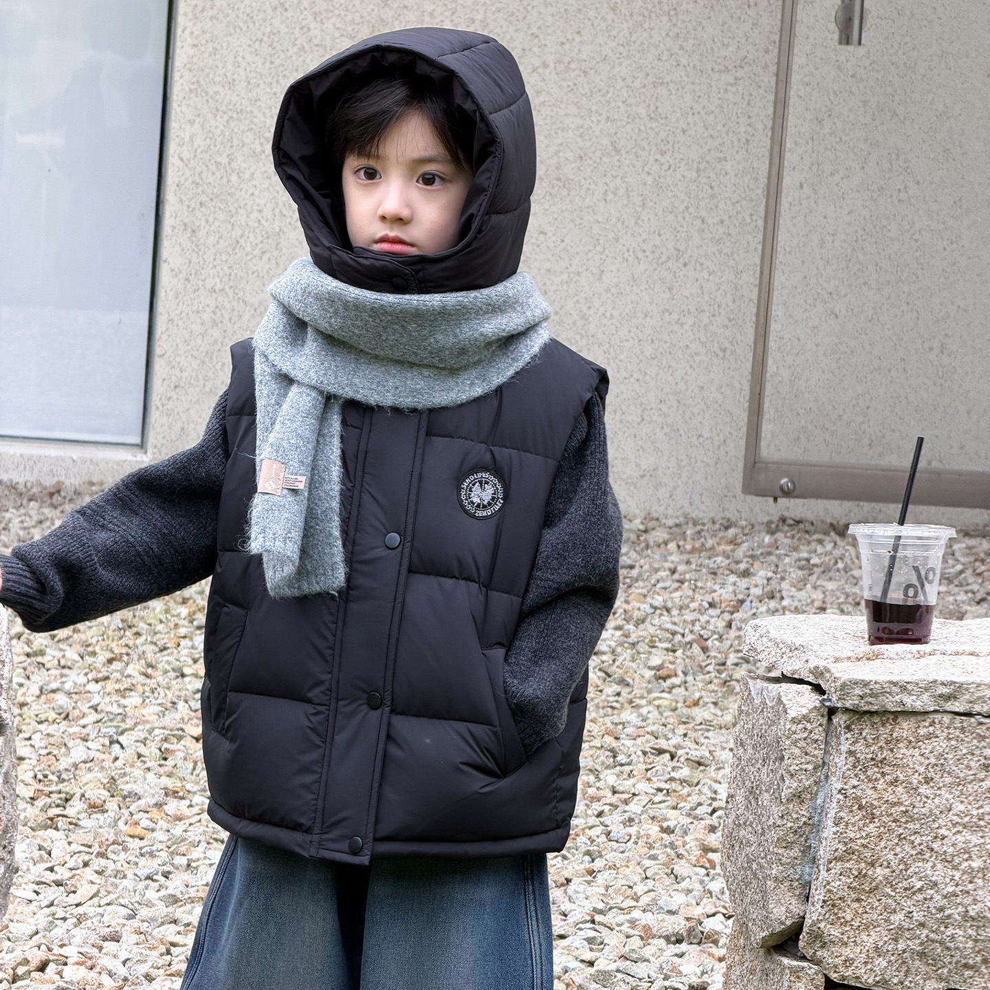 Ropa de invierno infantil chaleco de pluma de niño 2025 nuevo invierno 90 niños blancos de caballo de caballo para niños pequeños