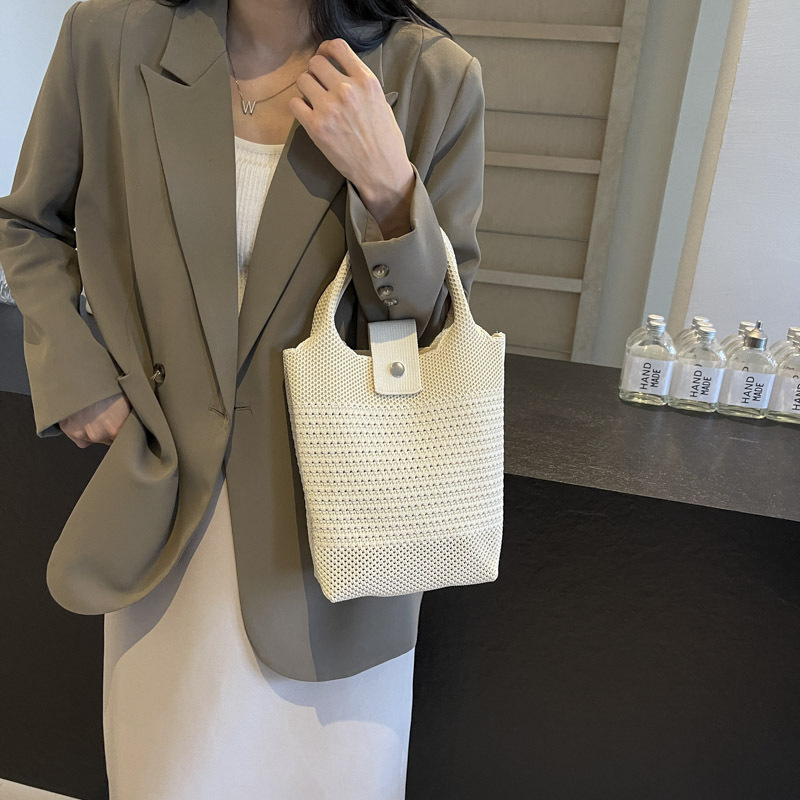 Niche and stylish handbags, women's casual bags, knitted bags, simple hollowed-out bags, high-end feel, Japanese and Korean bags, ins style details Picture