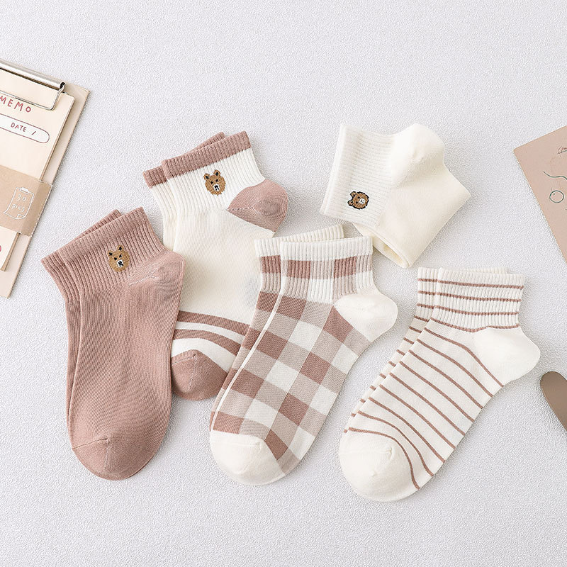 여자의 다크 브라운 짧은 튜브 곰