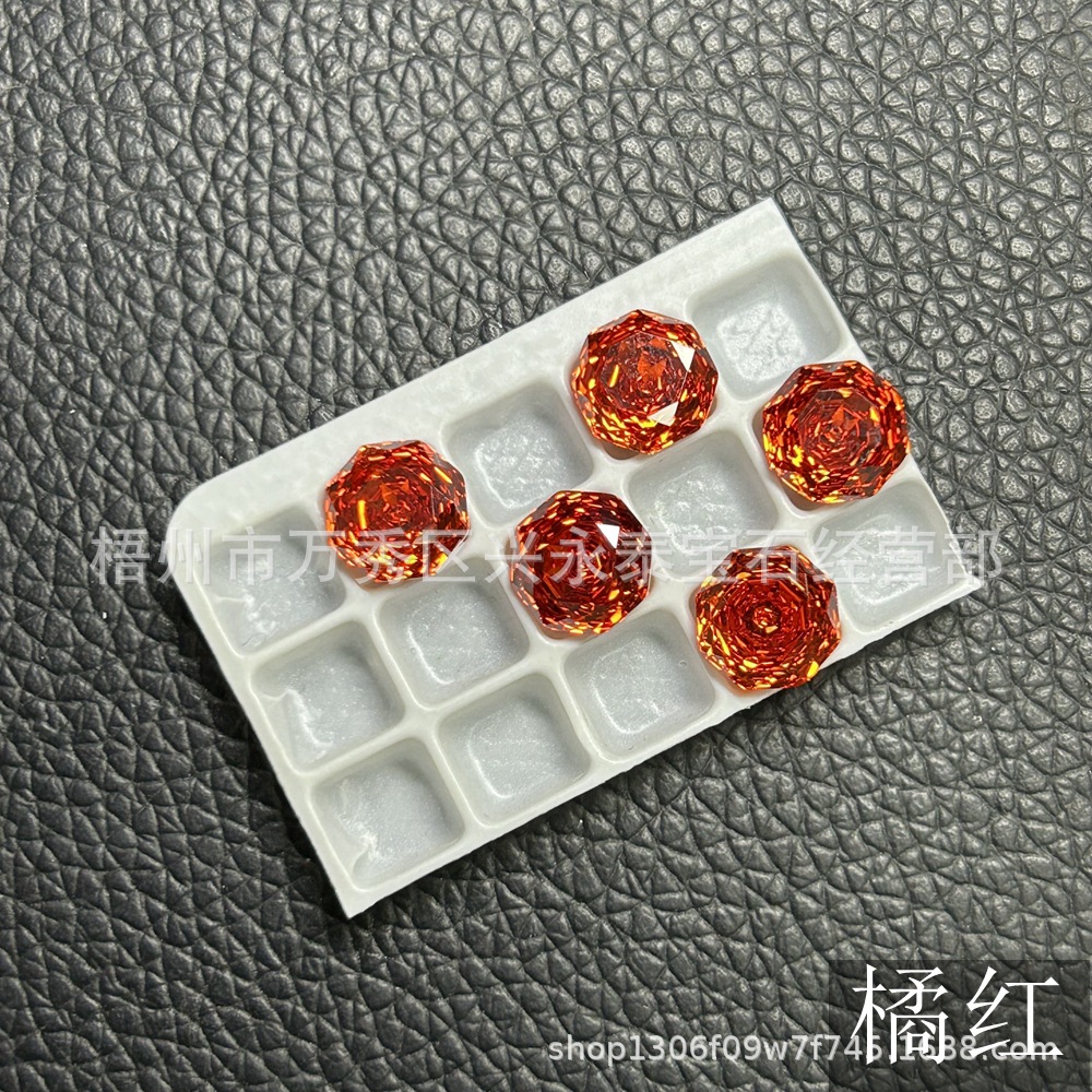 오렌지색으로 자른 팔면 밀레니엄 장미