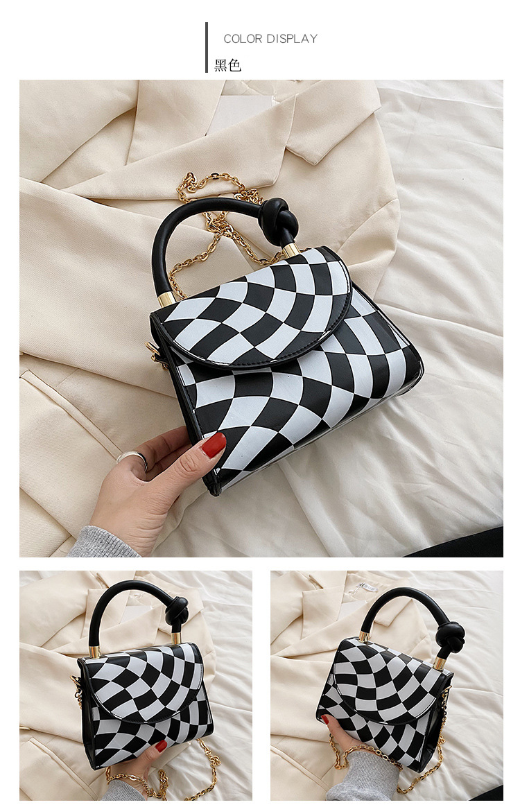 Femmes 2022 Nouveau Plaid Petit Sac Carré Chaîne Sac De Messager 19*15*9cm display picture 30